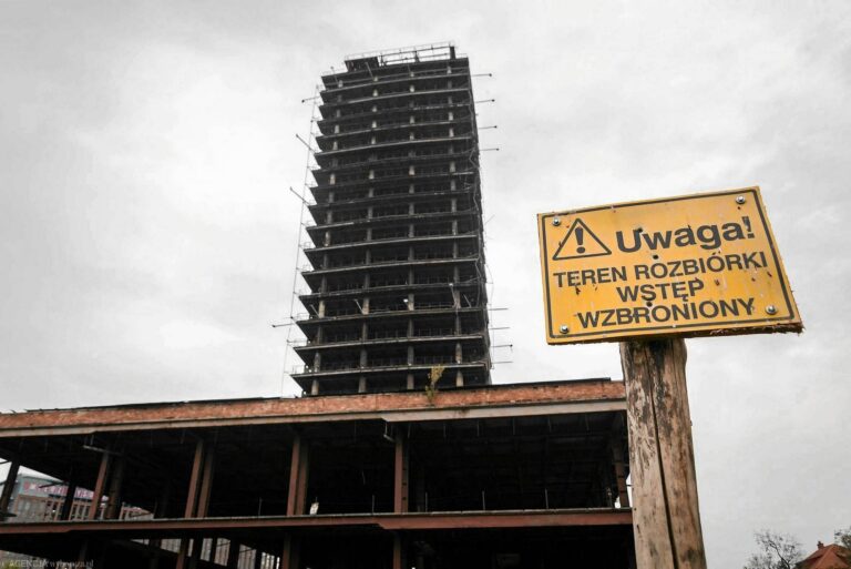 Wieżowiec, który „zamarzł” w czasie